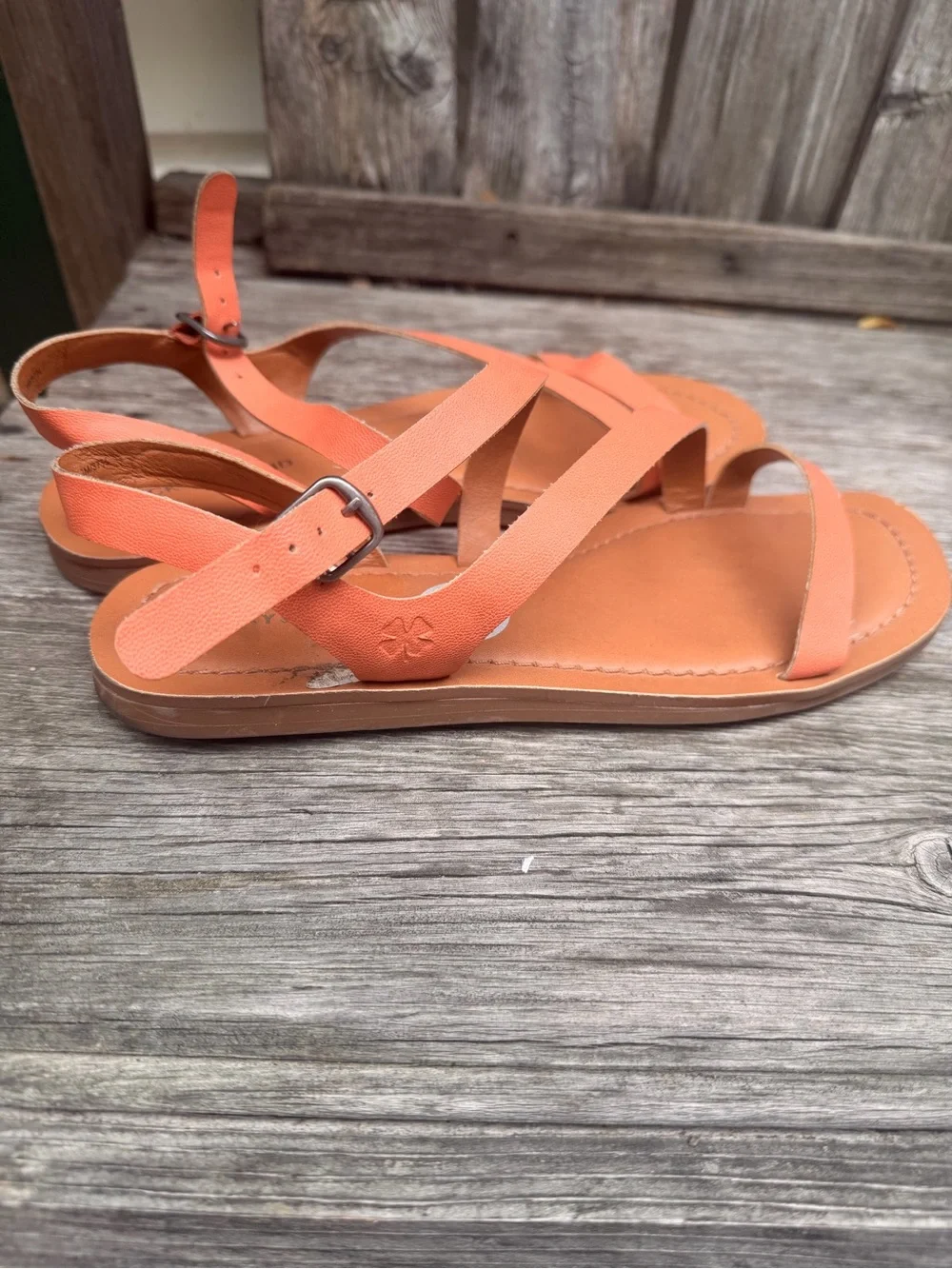 Lucky Brand Coral/Tan Strappy Sandals size 7